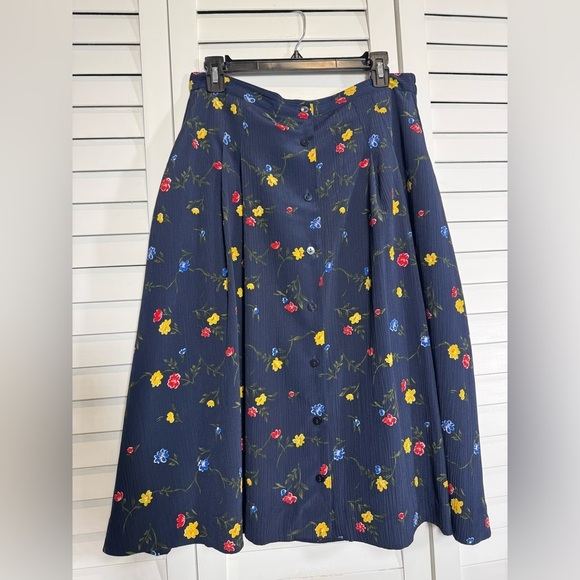 None Dresses & Skirts - Vintage Women’s Floral Button-Down Midi Skirt Size 12 (31 inch waist).